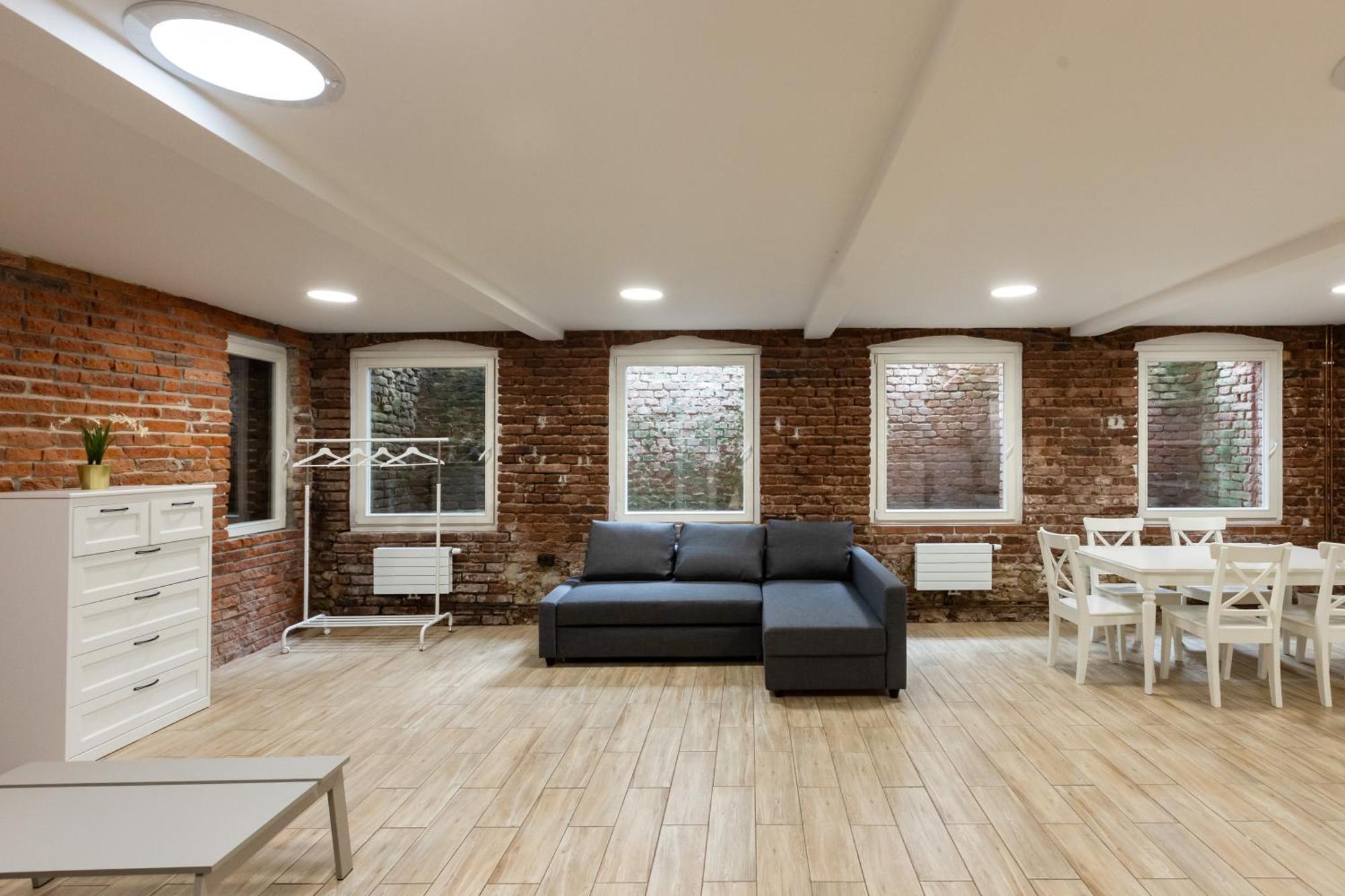 Spacious Apartment In Quiet Courtyard Near Charles Bridge Prag Exterior foto